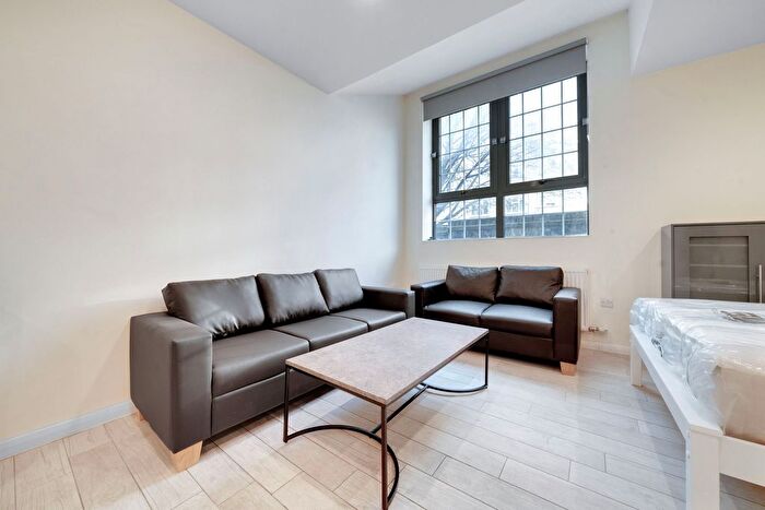 Studio To Rent In Gallery Apartments, Commercial Road, Whitechapel, E1