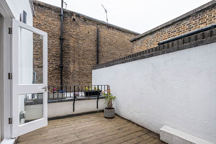 2 Bedroom Flat To Rent In Ashburn Gardens, London, SW7