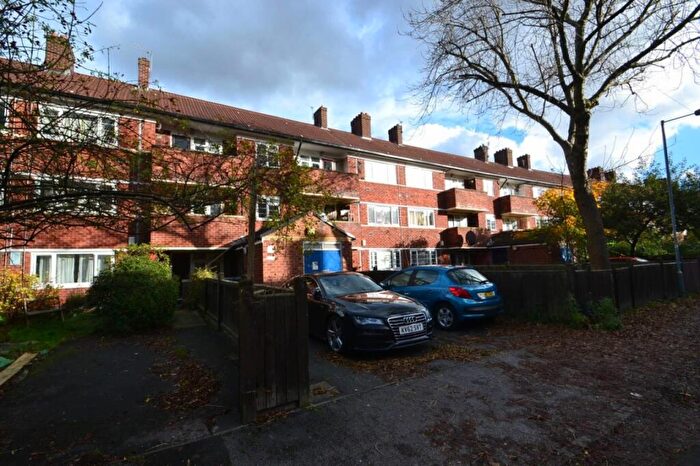 1 Bedroom Apartment To Rent In Hunmaby Avenue, Hulme, Manchester, M15