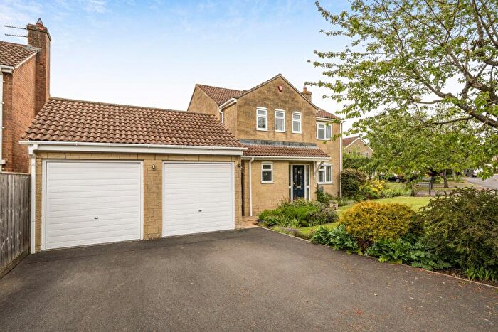 4 Bedroom Detached House For Sale In Dean Close, Frome, BA11