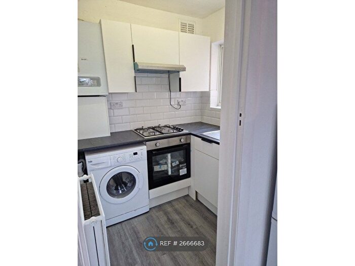 1 Bedroom Flat To Rent In Essex Mansions, London, E11