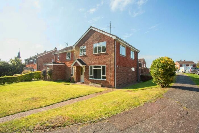 3 Bedroom Semi-Detached House To Rent In Grange Close, Horam, East Sussex, TN21