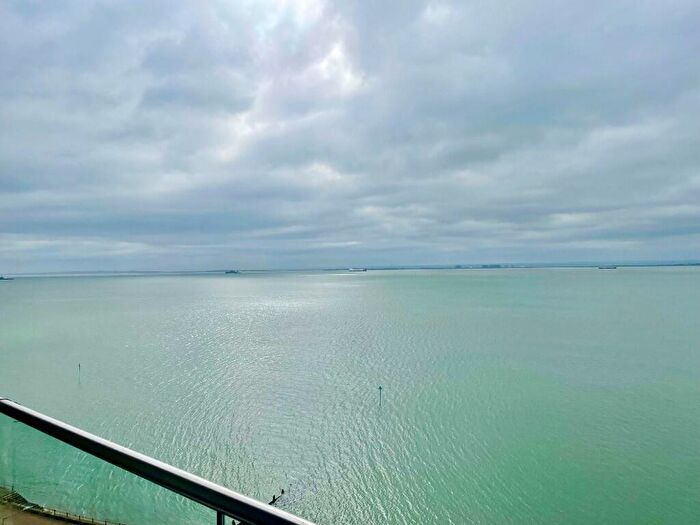 2 Bedroom Flat For Sale In Overcliff, Westcliff Seafront, Westcliff-On-Sea, Essex, SS0