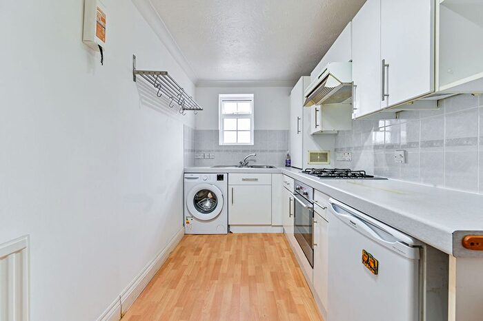 1 Bedroom Flat For Sale In Stapleton Hall Road, Stroud Green, London, N4