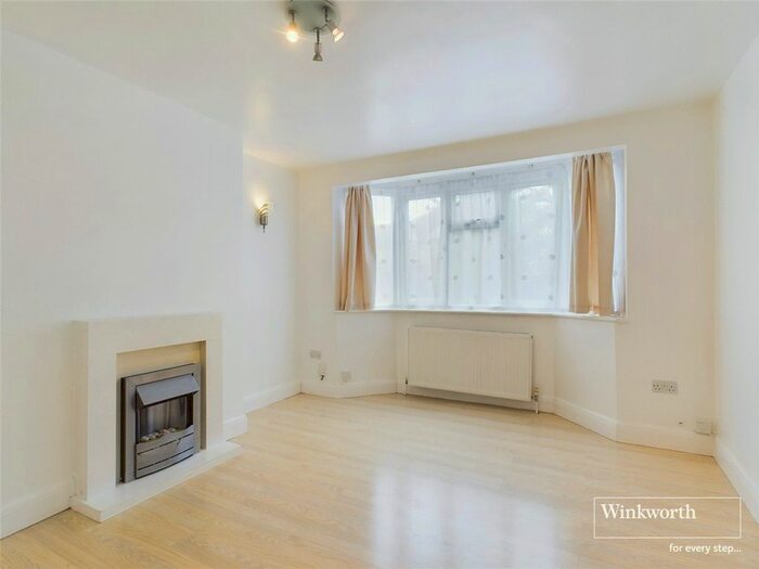 2 Bedroom Flat To Rent In Kenton Road, Harrow, HA3