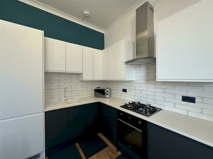2 Bedroom Flat To Rent In Marine Parade, Brighton, BN2