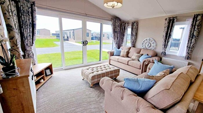 2 Bedroom Mobile/park Home For Sale In Great Ayton, Middlesbrough, TS9