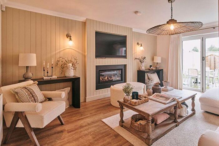 4 Bedroom Detached House For Sale In Pearmain Garden, Hagley, DY9