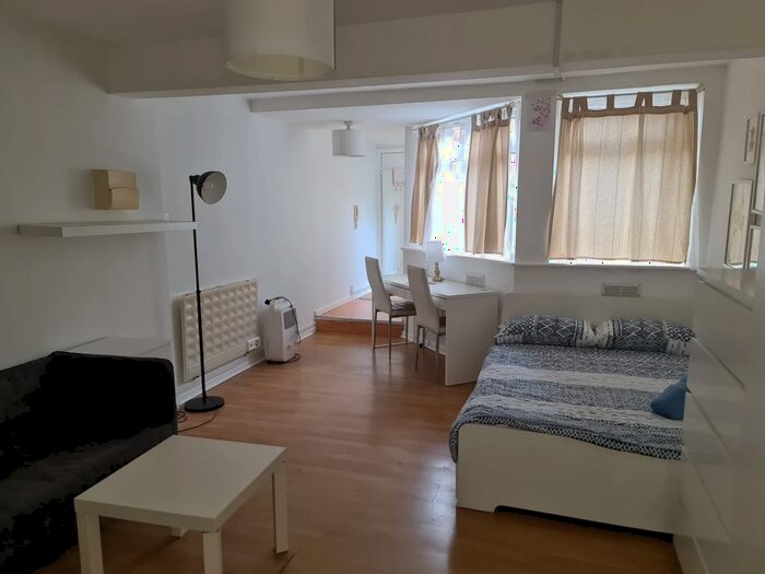 1 Bedroom House To Rent In Anson Road, London, NW2