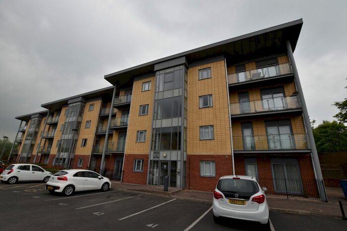 2 Bedroom Flat To Rent In Bolton Road, Blackburn, BB2