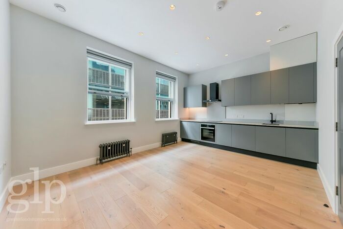 1 Bedroom Flat To Rent In Duck Lane, London, Greater London, W1F