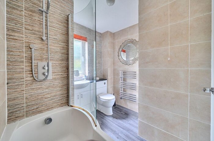3 Bedroom Flat For Sale In Glen Eyre Road, Southampton, Hampshire, SO16