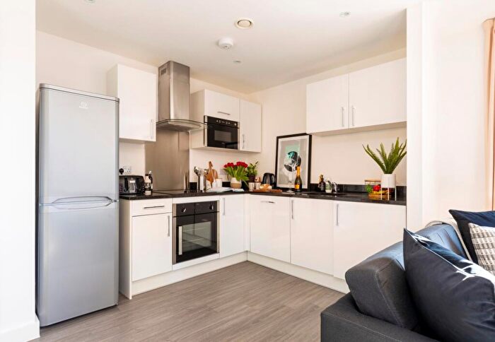 3 Bedroom Flat To Rent In Grayson Street Liverpool, L1
