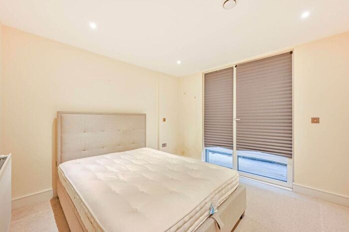 1 Bedroom Flat To Rent In St Anne Street, , Limehouse, London, E14