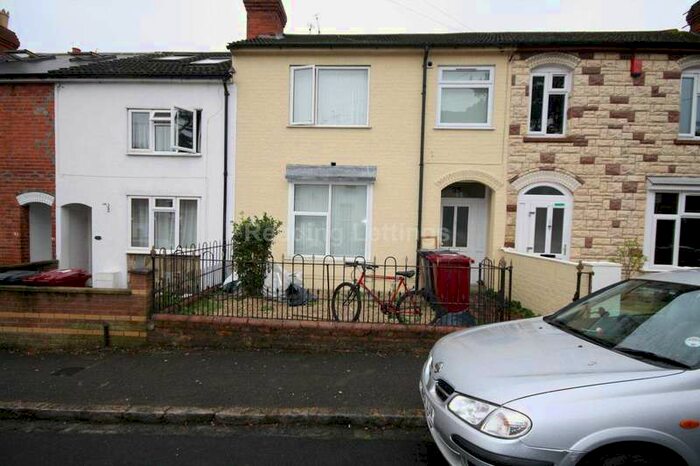 5 Bedroom Terraced House To Rent In Donnington Gardens, Reading, RG1