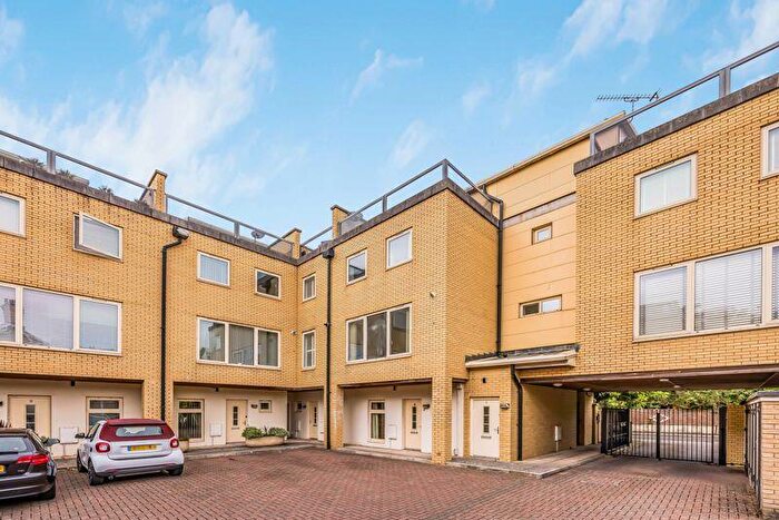4 Bedroom Town House For Sale In Nelson Road, Southsea, PO5