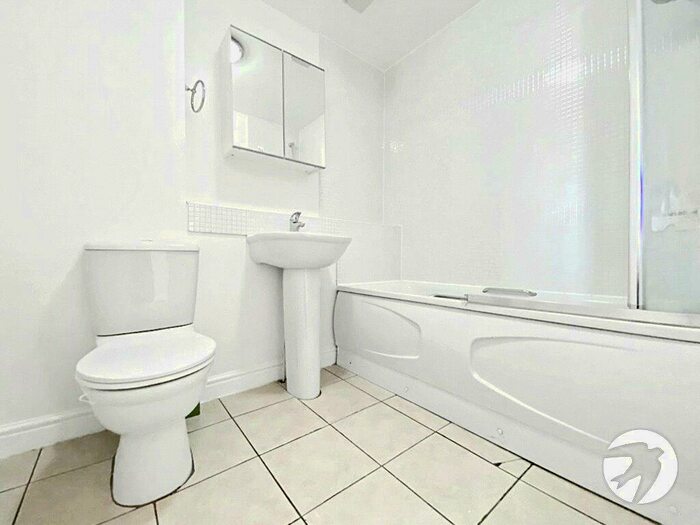 4 Bedroom Town House To Rent In Rileys Park Drive, Rochester, ME2