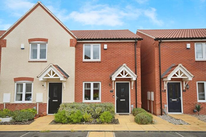 2 Bedroom Town House For Sale In Patterdale Road, Dunston, Chesterfield, S41
