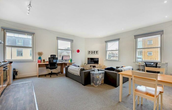 2 Bedroom Flat To Rent In Lavender Hill, SW11