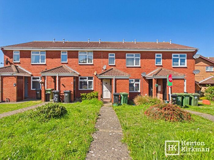 1 Bedroom Maisonette For Sale In Taveners Green, Wickford, SS12