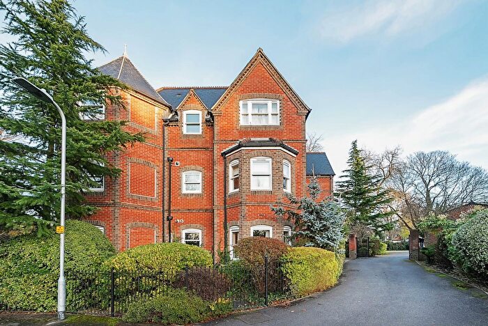 2 Bedroom Flat To Rent In Cadugan Place, Reading, Berkshire, RG1