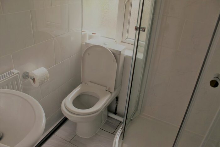 8 Bedroom Terraced House To Rent In Harlaxton Drive, Nottingham, NG7