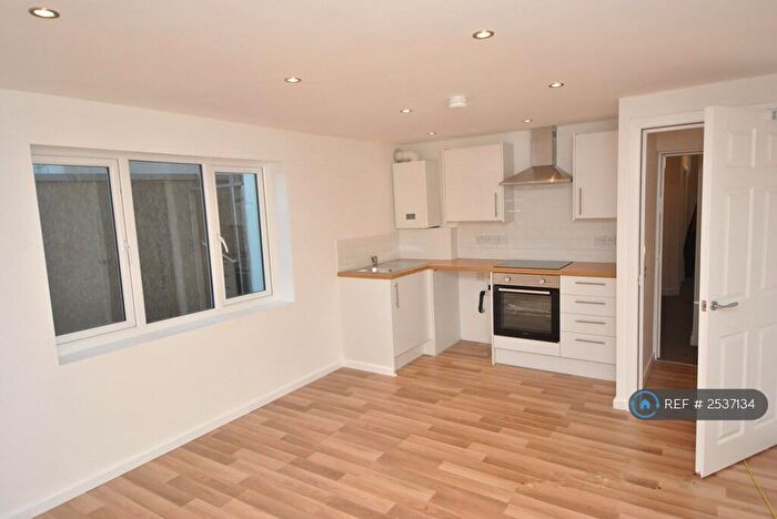 1 Bedroom Flat To Rent In Promenade, Southport, PR8