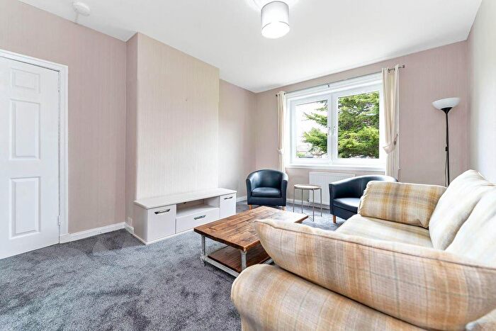 2 Bedroom Flat To Rent In L – Parkhead View, Edinburgh, EH11