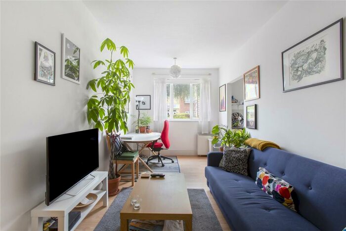 2 Bedroom Apartment To Rent In Festival Court, Holly Street, London, E8