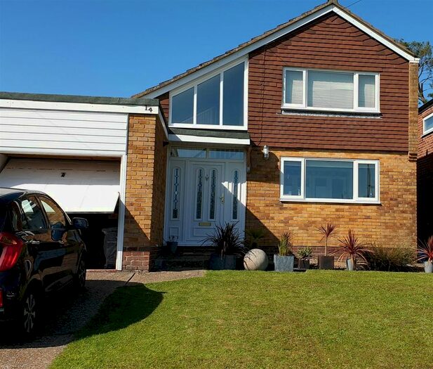 3 Bedroom Detached House To Rent In Lincoln Rise, Cowplain, Waterlooville, PO8