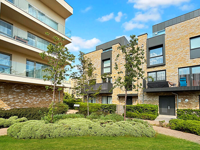 2 Bedroom Flat For Sale In Henty Close, Trumpington, CB2