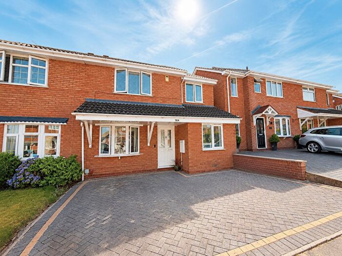 3 Bedroom Semi-detached House For Sale In Bond Way, Hednesford, Cannock, WS12