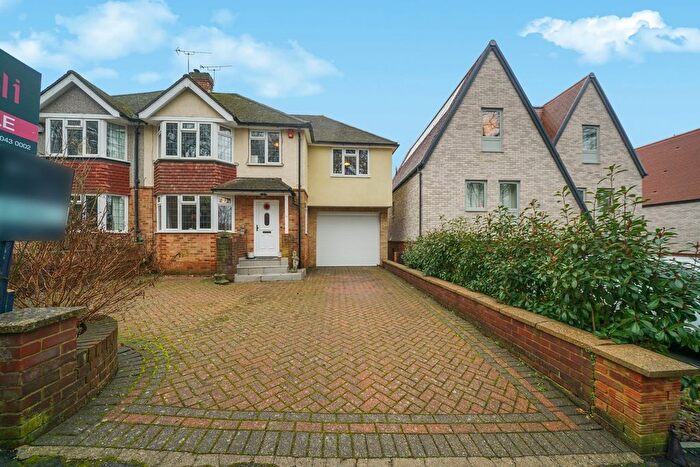 4 Bedroom Semi Detached House For Sale In The Gallop, South Croydon, CR2