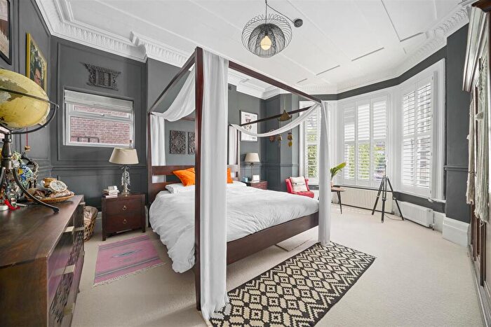 2 Bedroom Flat For Sale In Blenheim Gardens, London, NW2