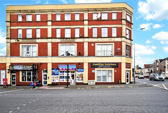 2 Bedroom Apartment To Rent In Tudor Street, Grangetown, Cardiff, South Glamorgan, CF11