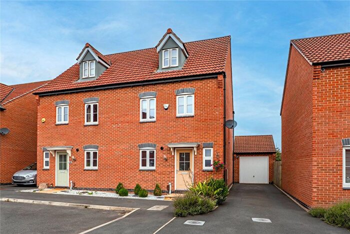 3 Bedroom Semi-Detached House For Sale In Albert Close, Hucknall, Nottingham, Nottinghamshire, NG15