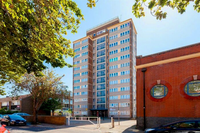 1 Bedroom Flat To Rent In Tuscan House, Knottisford Street, E2