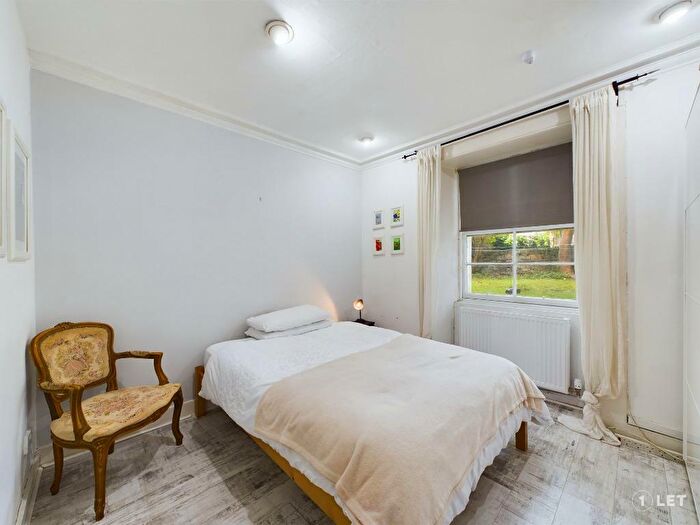 1 Bedroom Flat To Rent In Leslie Place, Stockbridge, Edinburgh, EH4