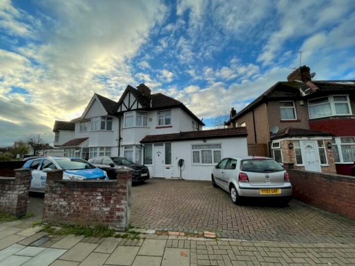 4 Bedroom Town House For Sale In Lacey Drive, Edgware, HA8