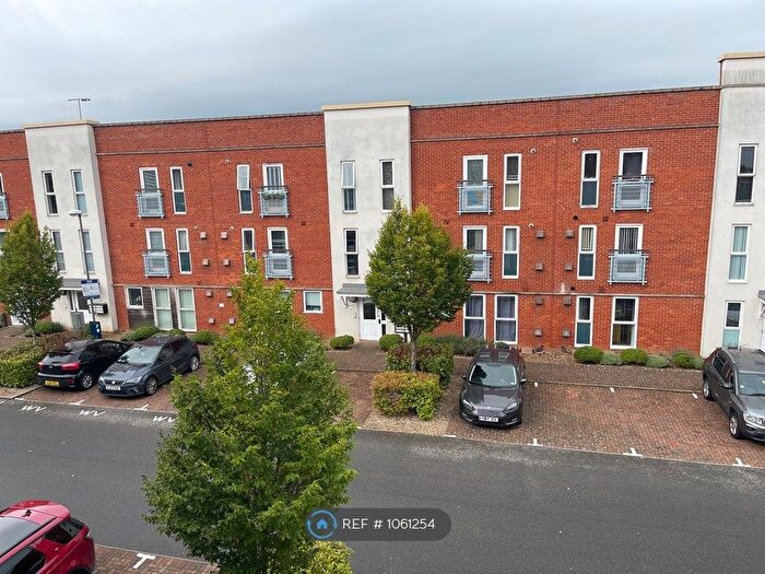 2 Bedroom Flat To Rent In Compair Crescent, Ipswich, IP2