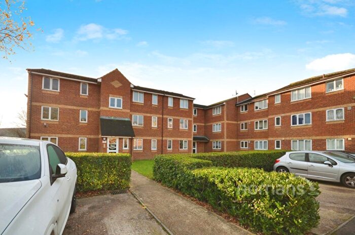 1 Bedroom Flat To Rent In Walpole Road, Slough, Berkshire, SL1