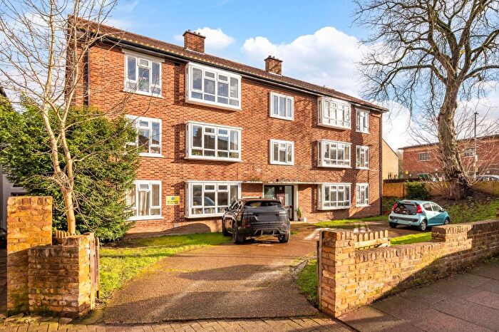 3 Bedroom Flat To Rent In Charlwood Court, Putney, SW15