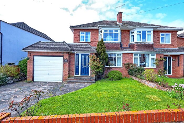 3 Bedroom Semi Detached House For Sale In Tower Road - Ware, SG12