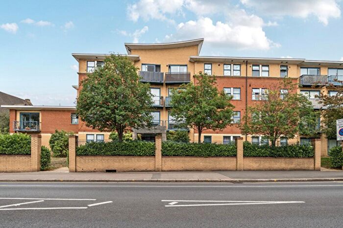 2 Bedroom Flat For Sale In Tottenham Lane, London, N8