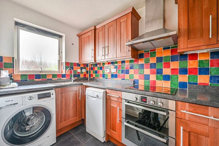 2 Bedroom Flat To Rent In Undine Road, Isle Of Dogs, London, E14