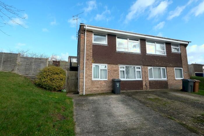 2 Bedroom Flat To Rent In Ashdown Way, Romsey, Hampshire, SO51