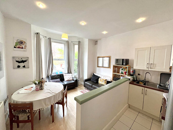 2 Bedroom Apartment To Rent In Central Road, Manchester, M20