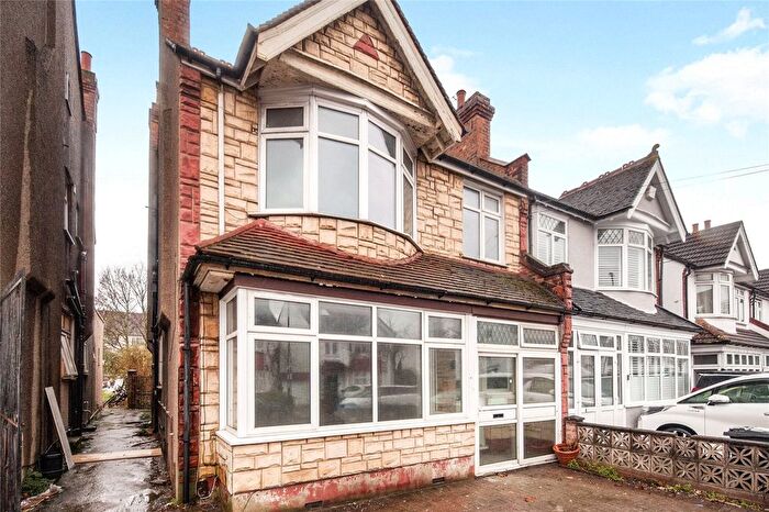 4 Bedroom Semi Detached House For Sale In Galpins Road, Thornton Heath, CR7