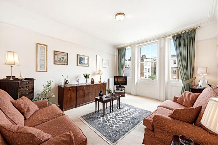 3 Bedroom Flat For Sale In Abingdon Mansions, Abingdon Road, London, W8