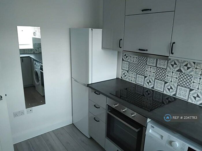 2 Bedroom Flat To Rent In Great Cambridge Road, Enfield, EN1